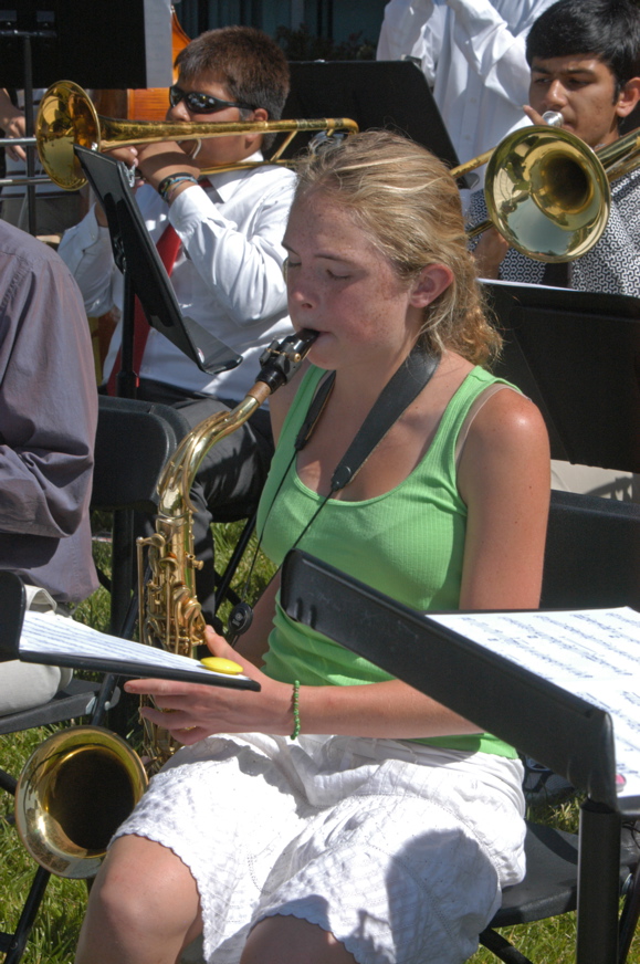 060602-5749_Mtn_View_Band