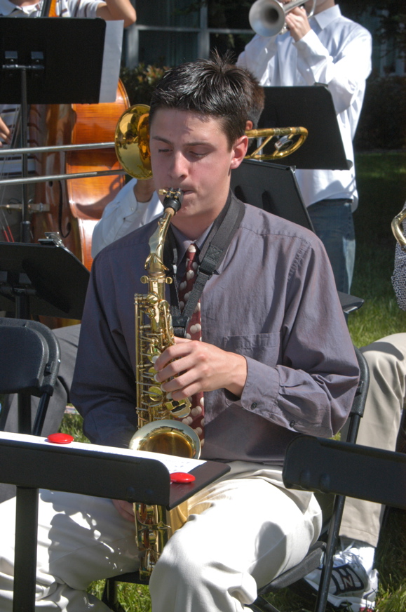 060602-5750_Mtn_View_Band